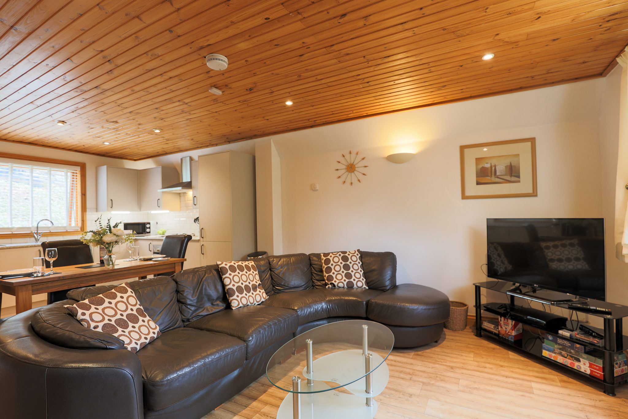 Oak Tree Lodge - Image 25