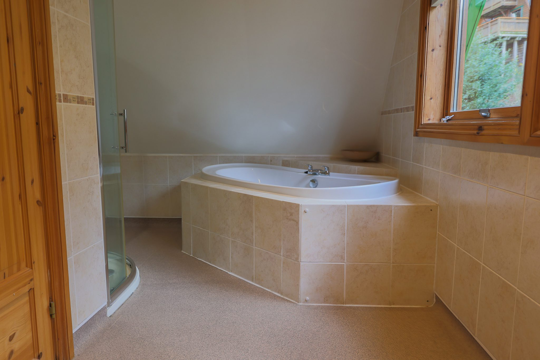 Oak Tree Lodge - Image 4