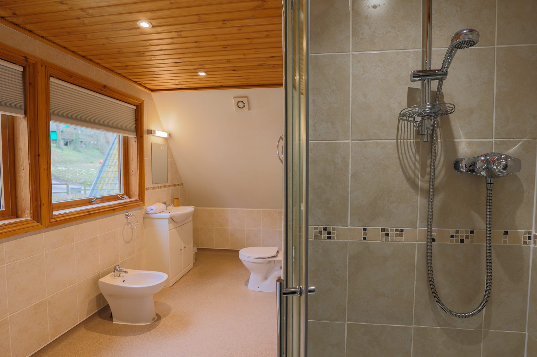 Oak Tree Lodge - Image 8