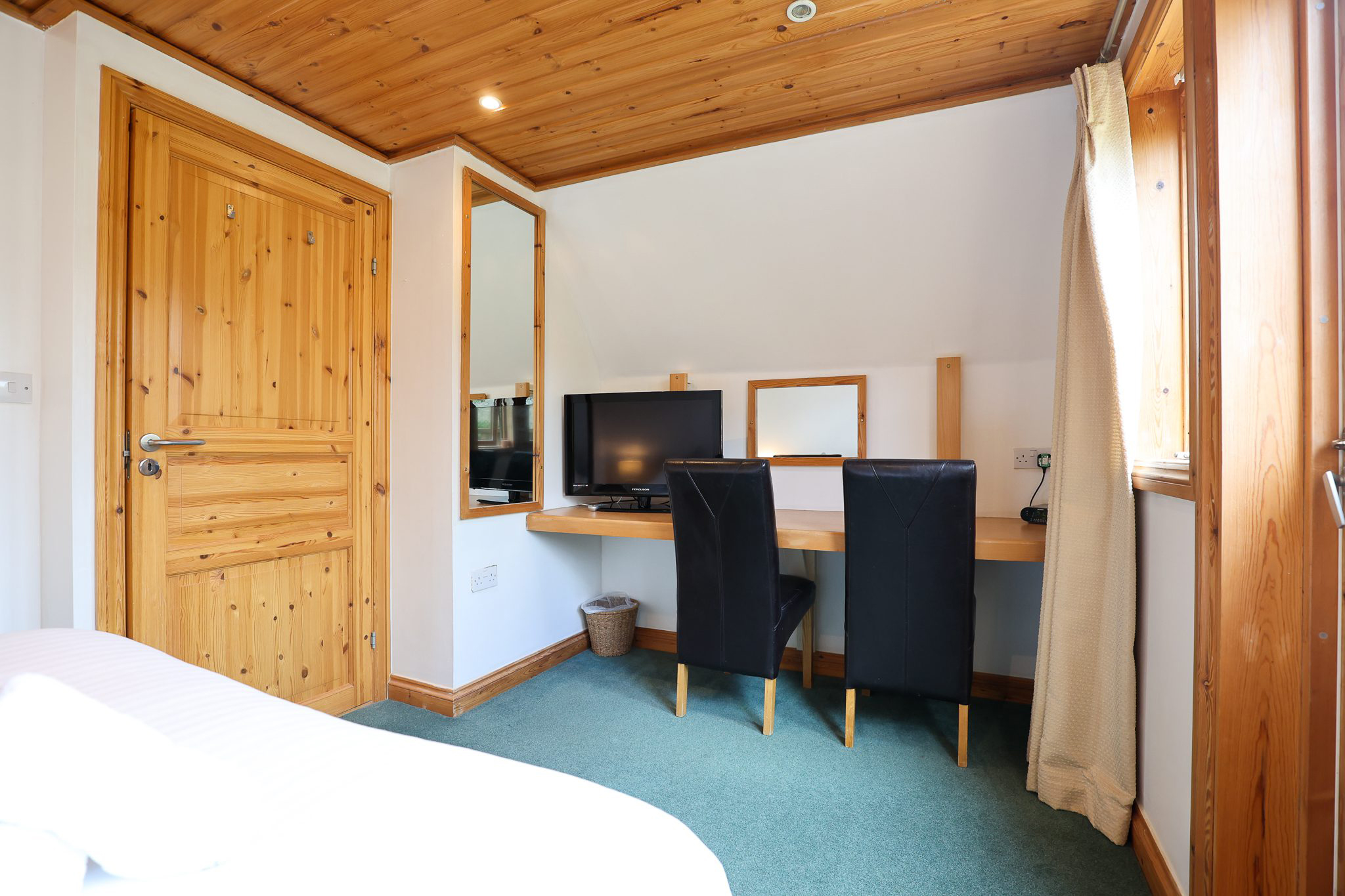 Oak Tree Lodge - Image 18